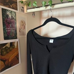 Aritzia TNA Waffle Scoop Long Sleeve Top